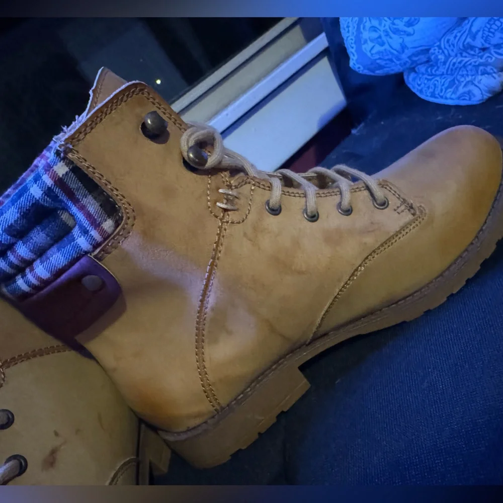 Tan Women's Lace-Up Work Boots With Plaid Ankle Cutt - Picture 5 of 10